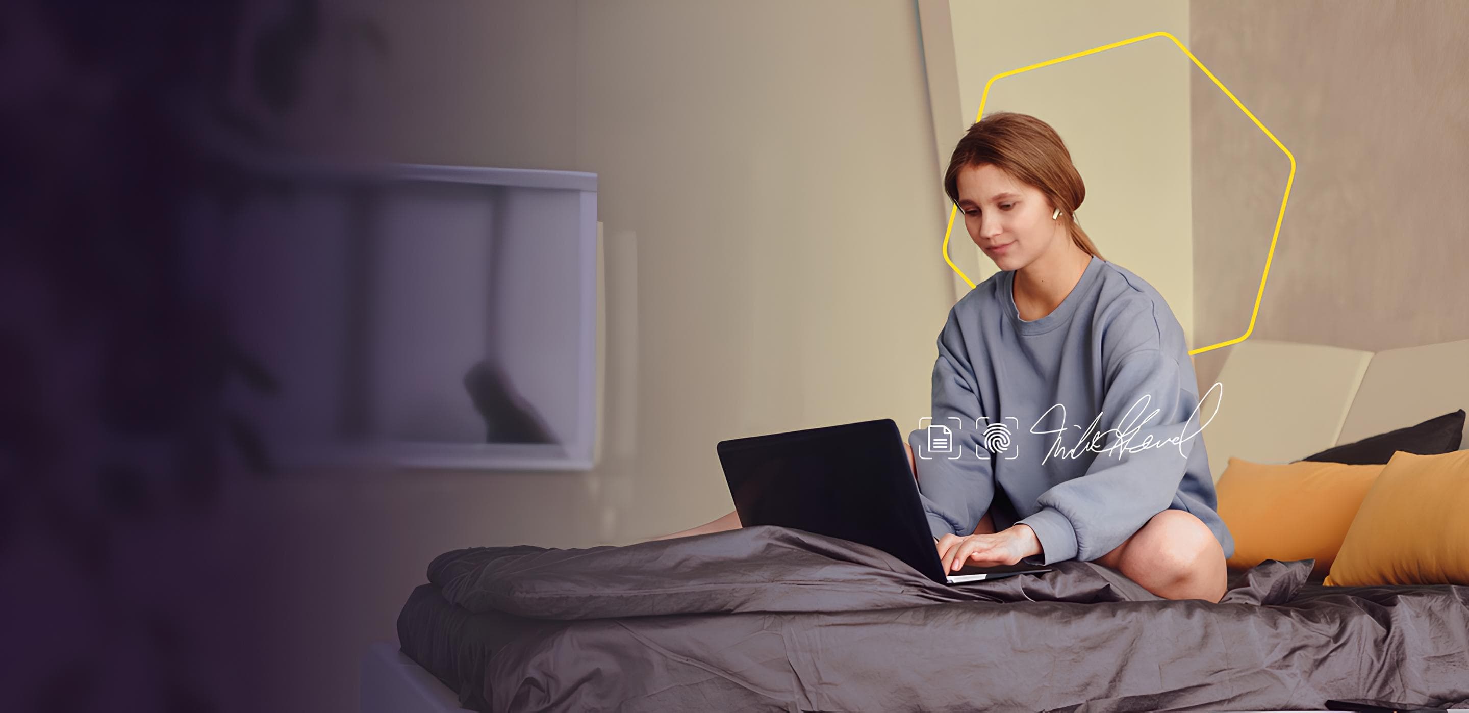 Cliente resolvendo procuração pública pelo laptop